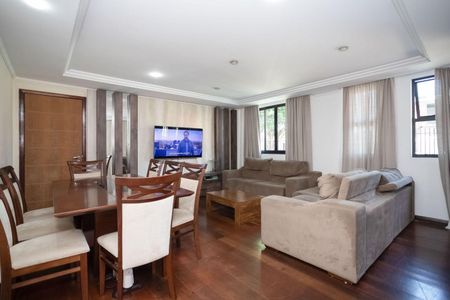 3_photo/94dce3af03.97484f792a469e2d-ATLAS-b8e968e5-b1ae-4917-80e3-342e600663bc.jpg de casa à venda com 4 quartos, 300m² em Santa Quiteria, Curitiba