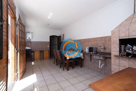 8_photo/94dce3af03.97484f792a469e2d-ATLAS-e2d6b757-955a-4d49-9d27-9e5e6c4c5923.jpg de casa à venda com 4 quartos, 300m² em Santa Quiteria, Curitiba