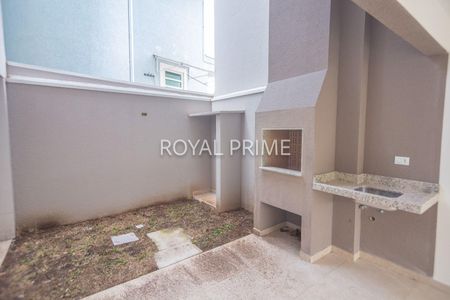 4_photo/94dce3b01b.f9153700a58920e4-ATLAS-74892222-3c98-44fb-a4fa-d8d774174ca7.jpg de casa à venda com 3 quartos, 209m² em Campo Comprido, Curitiba