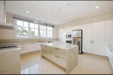 18_photo/94dce3b0a9.ceff8192393c33de-ATLAS-e3172247-d7c6-49db-8df5-d6a0fdd0a1d9.jpg de casa à venda com 4 quartos, 794m² em Campo Comprido, Curitiba