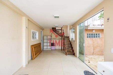 28_photo/94dce3b251.9d8fed69801cdea0-ATLAS-bada9861-1bd9-4f74-9df2-d7e0eb45f879.jpg de casa à venda com 3 quartos, 263m² em Campo Comprido, Curitiba