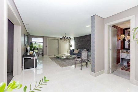 4_photo/94dce3b41f.7991cd8448758a4b-ATLAS-7f736c52-f57f-49a8-ae70-043db4e3e193.jpg de casa à venda com 4 quartos, 670m² em Campo Comprido, Curitiba