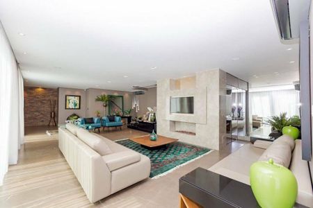 5_photo/94dce3b41f.7991cd8448758a4b-ATLAS-b91ee2a5-c9eb-47f3-a3b4-a8b3c4519e28.jpg de casa à venda com 4 quartos, 670m² em Campo Comprido, Curitiba