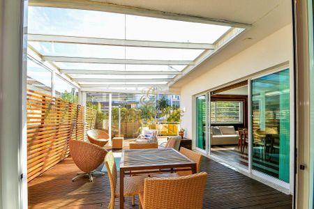 5_photo/94dce3b4c9.ceff8192393c33de-ATLAS-0f94160a-e80d-45e0-a5a9-e60b8734282c.jpg de casa à venda com 4 quartos, 476m² em Campo Comprido, Curitiba