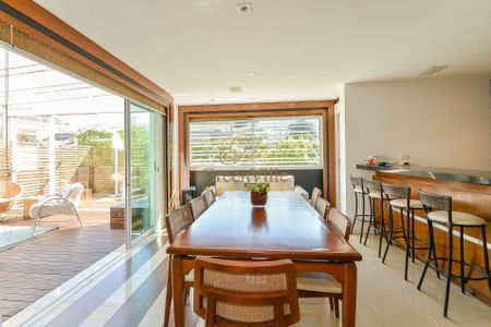 11_photo/94dce3b4c9.ceff8192393c33de-ATLAS-35fcd2bd-c43a-4b49-a87d-cab4cb598501.jpg de casa à venda com 4 quartos, 476m² em Campo Comprido, Curitiba