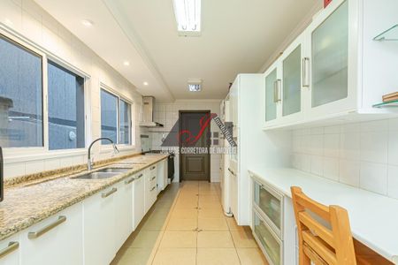 6_photo/94dce3b575.d505c9d9834fda44-ATLAS-21032776-1e54-4313-aeaa-33f3782fa3d6.jpg de casa à venda com 5 quartos, 368m² em Campo Comprido, Curitiba