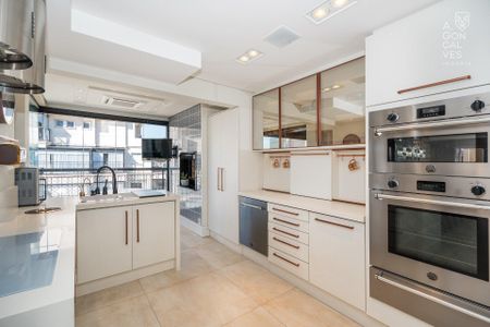 3_photo/94dce3b5d9.35f14d680097ff3b-ATLAS-ea19a596-a0d5-4bb6-bf24-0fdac4f4461b.jpg de apartamento à venda com 4 quartos, 279m² em Campo Comprido, Curitiba