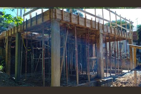 2_photo/94dce3b65d.526b8d0f117d2dc5-ATLAS-210e929a-9f0b-439e-a03b-67d617a2aec3.jpg de casa à venda com 4 quartos, 252m² em Campo Comprido, Curitiba