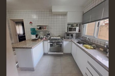 8_photo/94dce3b669.fad97a88a53e9b6a-ATLAS-2c4295be-23cf-441c-b70f-39d57293c2c8.jpg de casa à venda com 3 quartos, 322m² em Campo Comprido, Curitiba