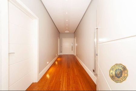 10_photo/94dce3b685.cedc79afaf978558-ATLAS-2f2edc78-0a5c-4835-a319-ed1e2763bf9b.jpg de apartamento para alugar com 4 quartos, 580m² em Campo Comprido, Curitiba