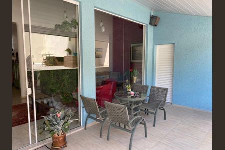 18_photo/94dce3b6fd.2008f600ea595daf-ATLAS-0d061314-240f-4d5d-9340-7bd6cc73a83f.jpg de casa à venda com 3 quartos, 349m² em Campo Comprido, Curitiba