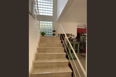 6_photo/94dce3b6fd.2008f600ea595daf-ATLAS-e156e473-ec13-4bc9-9ca8-654fb154a79b.jpg de casa à venda com 3 quartos, 349m² em Campo Comprido, Curitiba