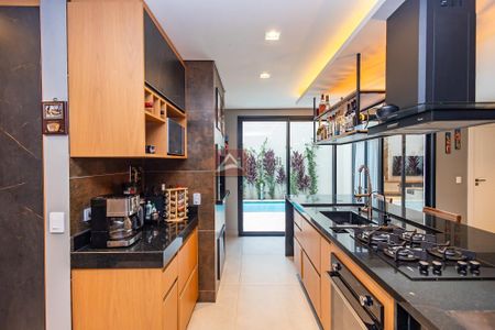 14_photo/94dce3b6ff.c6267d18045375b9-ATLAS-5c1f41cc-12b2-4fb5-9e7a-ebe426148d02.jpg de casa à venda com 4 quartos, 266m² em Campo Comprido, Curitiba