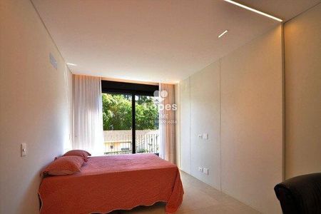 37_photo/94dce3b7a5.413b54f4bf74f905-ATLAS-d5747d88-a271-4bcb-b3f9-d7b038ec8afb.jpg de casa à venda com 3 quartos, 389m² em Campo Comprido, Curitiba