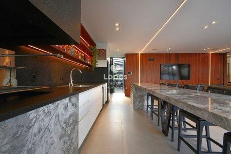 7_photo/94dce3b7a5.413b54f4bf74f905-ATLAS-e3014984-b9b8-4838-8586-686f207ed3bb.jpg de casa à venda com 3 quartos, 389m² em Campo Comprido, Curitiba