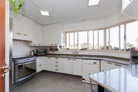 7_photo/94dce3b8a1.30fef9726345fe7d-ATLAS-42e1ba05-777a-4e47-833f-19ca7325215c.jpg de casa à venda com 5 quartos, 603m² em Campina do Siqueira, Curitiba