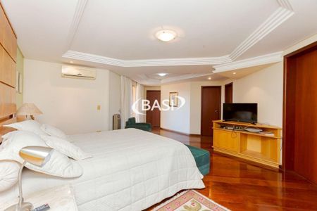 8_photo/94dce3b8a1.30fef9726345fe7d-ATLAS-b7689c34-cbe3-4d34-94b1-e53444310f95.jpg de casa à venda com 5 quartos, 603m² em Campina do Siqueira, Curitiba