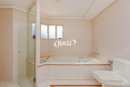 39_photo/94dce3b8a1.30fef9726345fe7d-ATLAS-c31e5bf7-9f20-47e7-b038-502117cfa7e7.jpg de casa à venda com 5 quartos, 603m² em Campina do Siqueira, Curitiba