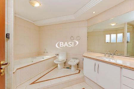 11_photo/94dce3b8a1.30fef9726345fe7d-ATLAS-c8f95c02-1c48-42f5-9a90-8baff09a0464.jpg de casa à venda com 5 quartos, 603m² em Campina do Siqueira, Curitiba