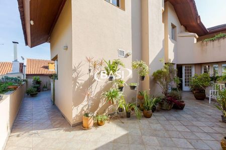 2_photo/94dce3b8a1.30fef9726345fe7d-ATLAS-d4b1e63a-2a9f-40e6-875f-c004cdf32a98.jpg de casa à venda com 5 quartos, 603m² em Campina do Siqueira, Curitiba