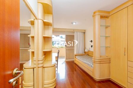 48_photo/94dce3b8a1.30fef9726345fe7d-ATLAS-d5be058e-161c-4ae0-bfd7-1537b4f801c3.jpg de casa à venda com 5 quartos, 603m² em Campina do Siqueira, Curitiba