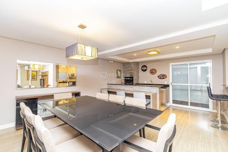 5_photo/94dce3b8cd.1168d7f35de77434-ATLAS-4a0f3a09-e57b-4057-9fd5-43cdd4e16c66.jpg de casa à venda com 3 quartos, 263m² em Campina do Siqueira, Curitiba