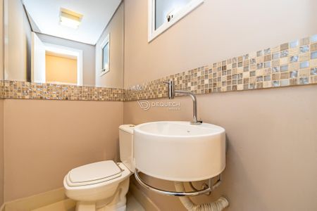 10_photo/94dce3b8cd.1168d7f35de77434-ATLAS-5f94ce24-6f2f-4d75-908f-c5af9122624f.jpg de casa à venda com 3 quartos, 263m² em Campina do Siqueira, Curitiba