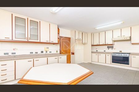 3_photo/94dce3b8e3.93b8fa184532727f-ATLAS-1266ed3e-9d00-4f82-b46d-e9dbb40ef1d5.jpg de casa à venda com 6 quartos, 395m² em Seminário, Curitiba