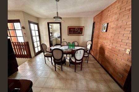 9_photo/94dce3b955.3275b87ea2a9b363-ATLAS-83d27db1-ef05-40dd-901b-df2b842f4cfe.jpg de casa à venda com 3 quartos, 207m² em Seminário, Curitiba