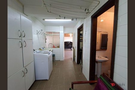 8_photo/94dce3b955.f5fd7356d614959c-ATLAS-c2c3fdaa-e0f1-4878-b27a-97988a2bab5f.jpg de casa à venda com 3 quartos, 206m² em Seminário, Curitiba