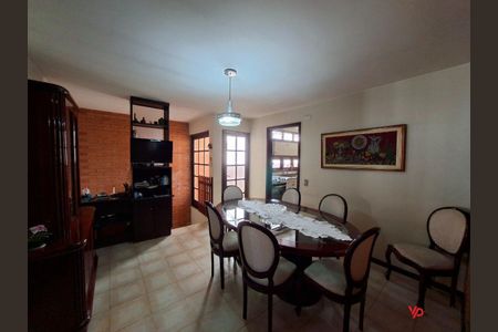 11_photo/94dce3b955.f5fd7356d614959c-ATLAS-fd11d3fd-dbb9-42f9-963f-3438e4679c59.jpg de casa à venda com 3 quartos, 206m² em Seminário, Curitiba