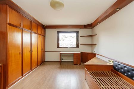 12_photo/94dce3b9ab.491a58713d1e5de3-ATLAS-4ce93eba-362d-47c9-b72d-c185e656bdf9.jpg de casa à venda com 4 quartos, 420m² em Seminário, Curitiba