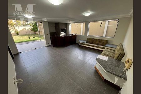 3_photo/94dce3b9ab.821bca6a381fcd78-ATLAS-c59c2b2b-1e4c-4097-968e-22e7877bfa16.jpg de casa à venda com 4 quartos, 420m² em Seminário, Curitiba