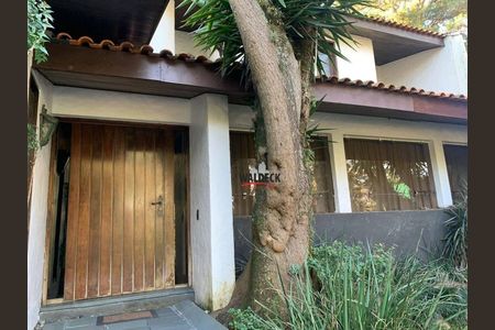 2_photo/94dce3bb0f.3a9dc93bc25fc63d-ATLAS-faea0a75-ffcc-4313-bfa7-3d09b060c51c.jpg de casa à venda com 3 quartos, 646m² em Seminário, Curitiba