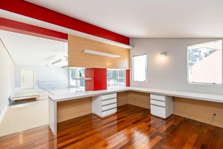 12_photo/94dce3bb1b.d66be7a9b32f9248-ATLAS-bf8b3b3d-bc8d-4e0c-be91-eb7558bc8b8d.jpg de casa à venda com 5 quartos, 620m² em Seminário, Curitiba