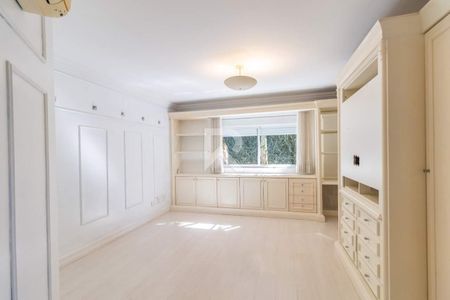 1_photo/94dce3bb6d.20b4babb97b28f5b-ATLAS-7cfd646f-ce31-4458-a847-54a39d4d35bc.jpg de casa à venda com 5 quartos, 690m² em Seminário, Curitiba