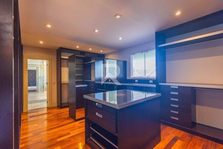 7_photo/94dce3bb6d.20b4babb97b28f5b-ATLAS-e59a4d85-dd1e-4e64-996d-0dfdedd4205c.jpg de casa à venda com 5 quartos, 690m² em Seminário, Curitiba