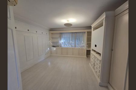 7_photo/94dce3bb6d.cfa2221be0e4e06f-ATLAS-b3765e0c-4a1f-40a9-a9f9-f629e66af5ea.jpg de casa à venda com 5 quartos, 690m² em Seminário, Curitiba