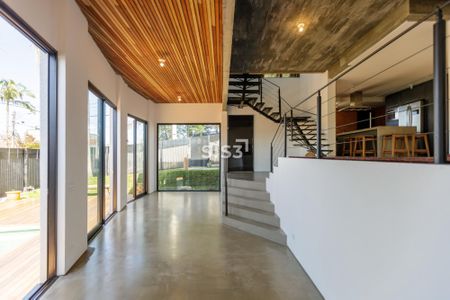 8_photo/94dce3bb97.ef7c58586888ab74-ATLAS-e256d317-6fe0-4e77-9b33-e4599a7d651d.jpg de casa à venda com 3 quartos, 300m² em Seminário, Curitiba