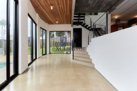 11_photo/94dce3bb97.fc71c6367f0f28fd-ATLAS-d35e3792-8a4a-484b-91a5-64a4fd59ab41.jpg de casa à venda com 3 quartos, 320m² em Seminário, Curitiba