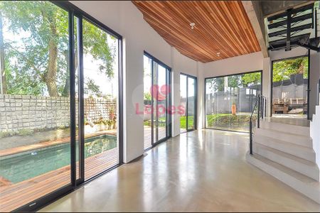 6_photo/94dce3bbbf.fbcd7a2e7ac63d93-ATLAS-2687e525-94e6-4092-8ca3-014cb47c52f1.jpg de casa à venda com 3 quartos, 197m² em Seminário, Curitiba