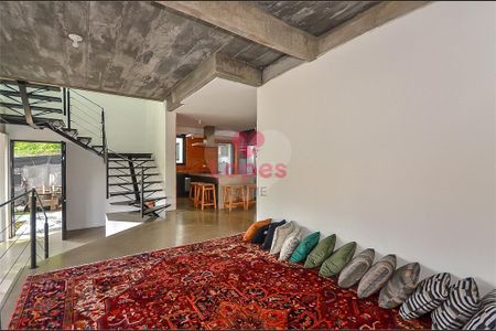 4_photo/94dce3bbd9.ceff8192393c33de-ATLAS-dc6523ce-caf5-4e6a-b1f9-b5a15147c07c.jpg de casa à venda com 3 quartos, 194m² em Seminário, Curitiba