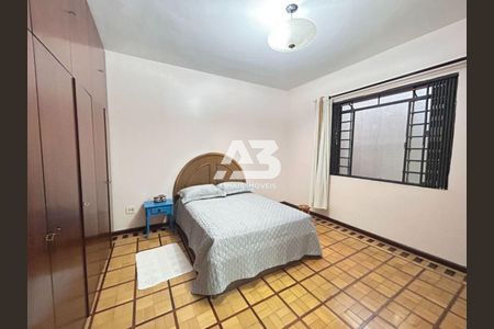 33_photo/94dce3bc5f.1aa5b8f538f3adaf-ATLAS-09e158ed-032a-4bda-88d4-9cd98f2a90d5.jpg de casa à venda com 3 quartos, 226m² em Seminário, Curitiba