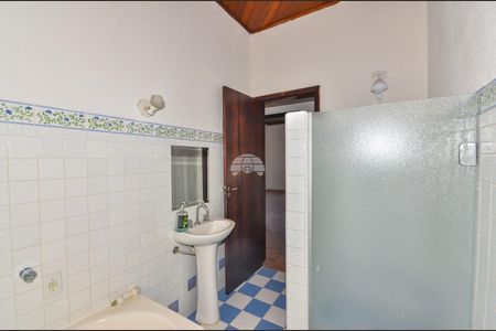 4_photo/94dce3bc7f.833a42e394c467a8-ATLAS-e49d9c1e-7b2f-400b-abc4-116366cde02f.jpg de casa à venda com 5 quartos, 301m² em Seminário, Curitiba