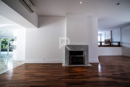 4_photo/94dce3bc9d.dc4c3710a436727e-ATLAS-1e48e451-54d5-4e81-9e6d-082710ec84d4.jpg de casa à venda com 5 quartos, 690m² em Seminário, Curitiba