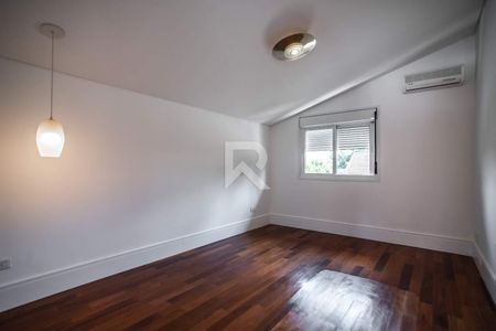 36_photo/94dce3bc9d.dc4c3710a436727e-ATLAS-e38c309e-bd25-4b32-9ba3-ff8bc859b7d5.jpg de casa à venda com 5 quartos, 690m² em Seminário, Curitiba