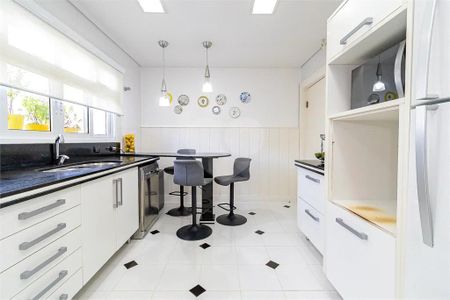 48_photo/94dce3bd2d.1aa5b8f538f3adaf-ATLAS-1147b175-b376-49fe-9a56-4ef63bf4e5e7.jpg de casa à venda com 5 quartos, 1150m² em Seminário, Curitiba