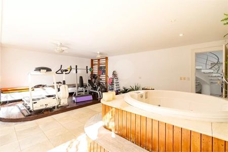 15_photo/94dce3bd2d.1aa5b8f538f3adaf-ATLAS-34cbf384-1611-4dc6-99b9-80657ac9e762.jpg de casa à venda com 5 quartos, 1150m² em Seminário, Curitiba