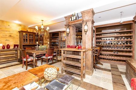 20_photo/94dce3bd2d.1aa5b8f538f3adaf-ATLAS-4c130e59-3d4e-4a0c-b0d9-c25bc3214c23.jpg de casa à venda com 5 quartos, 1150m² em Seminário, Curitiba