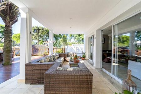 10_photo/94dce3bd2d.1aa5b8f538f3adaf-ATLAS-df69e3fb-fda3-415a-bf73-bde2f5c1c3ef.jpg de casa à venda com 5 quartos, 1150m² em Seminário, Curitiba